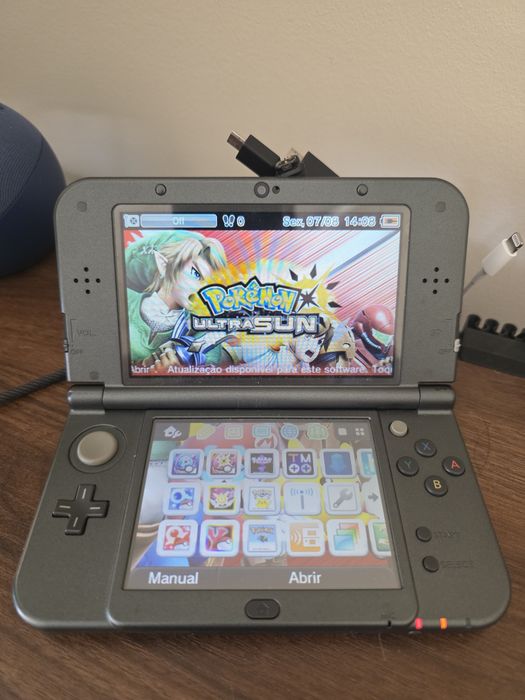 New Nintendo 3DS XL Desbloqueada | 32GB | Pokémon Omega Ruby + Moon + R4