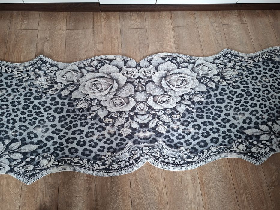 Dywan 300 x 80 nowy