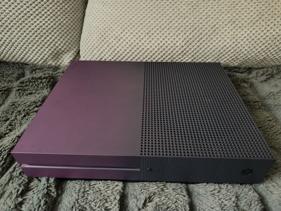 Xbox One S 1TB  - Fortnite Edition