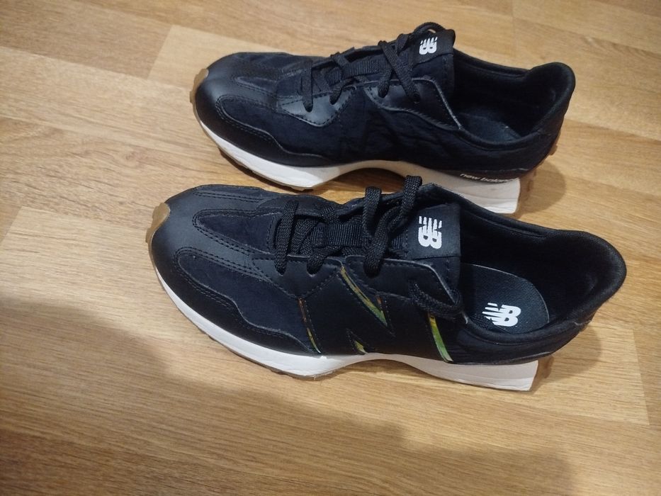Tênis New balance 327