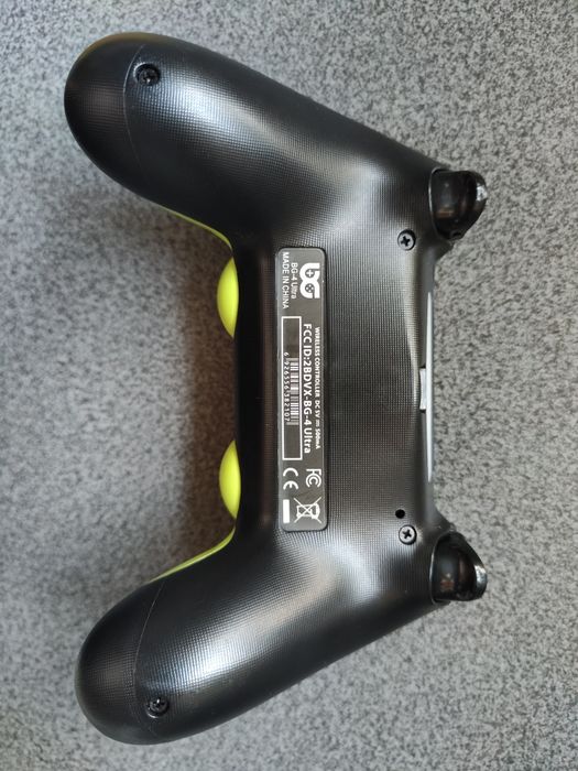 Pad do konsoli PS4