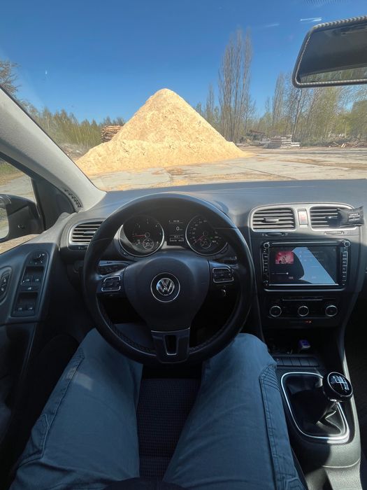 Авто фольцваген Гольф 6