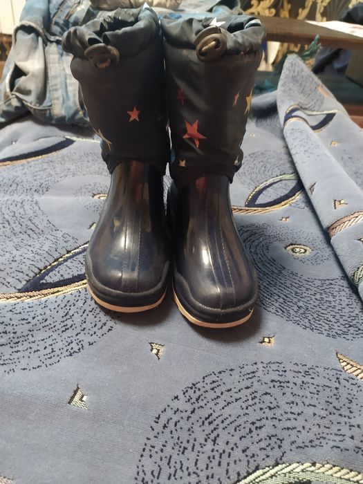 Продам дитячі резинові чоботи.