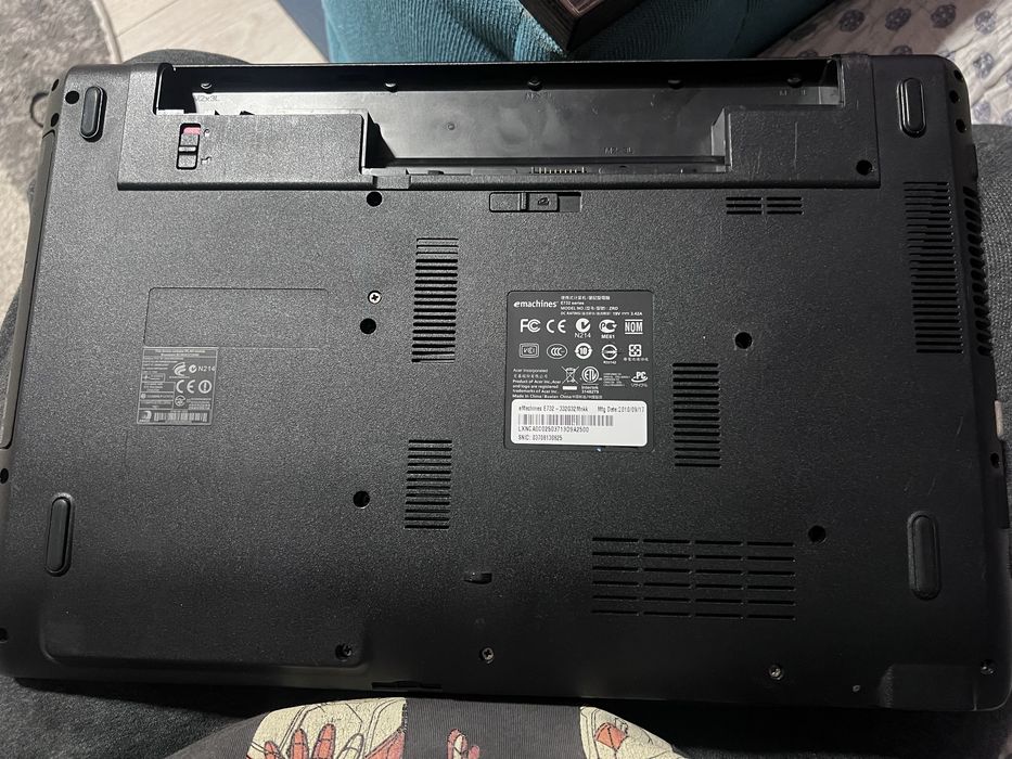 Acer eMachines E732 (і5 2,4 Гц, 8 ОЗУ, 256 SSD)