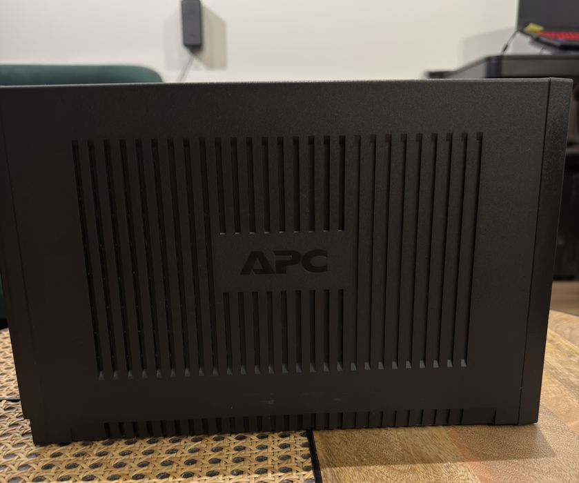 APC Back-UPS 1400