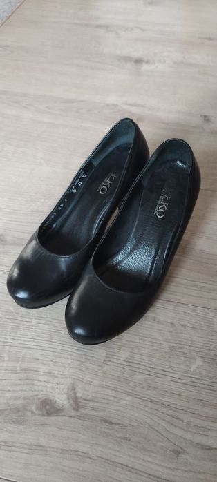 Buty damskie na obcasie Ryłko rozmiar 35