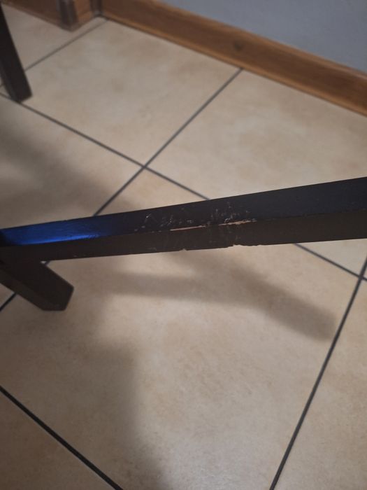 Krzesła drewniane     6 szt