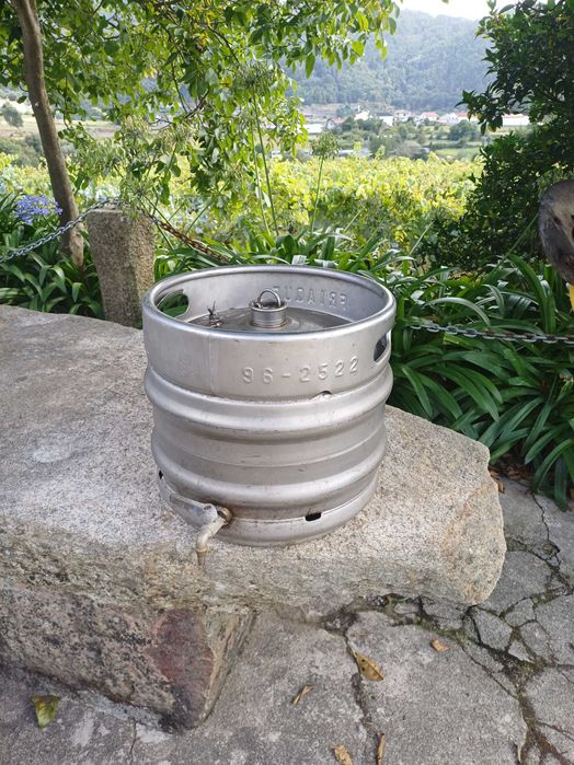 Cubas em inox com torneira