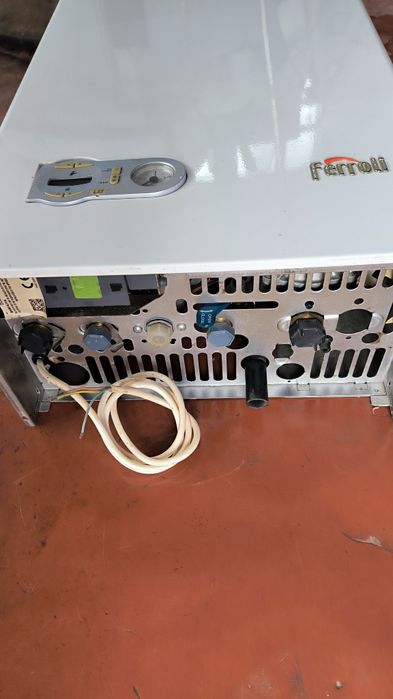 Двоконтурний котел Ferroli Італія