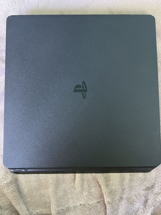 PS4 Slim 1tb + 2 джойстика