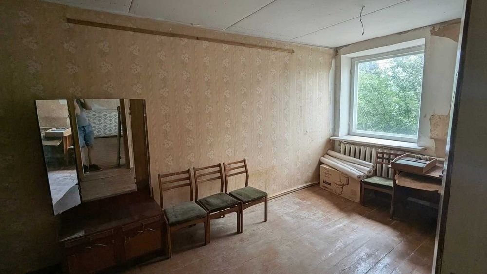 Продам 2к квартиру з окремим входом