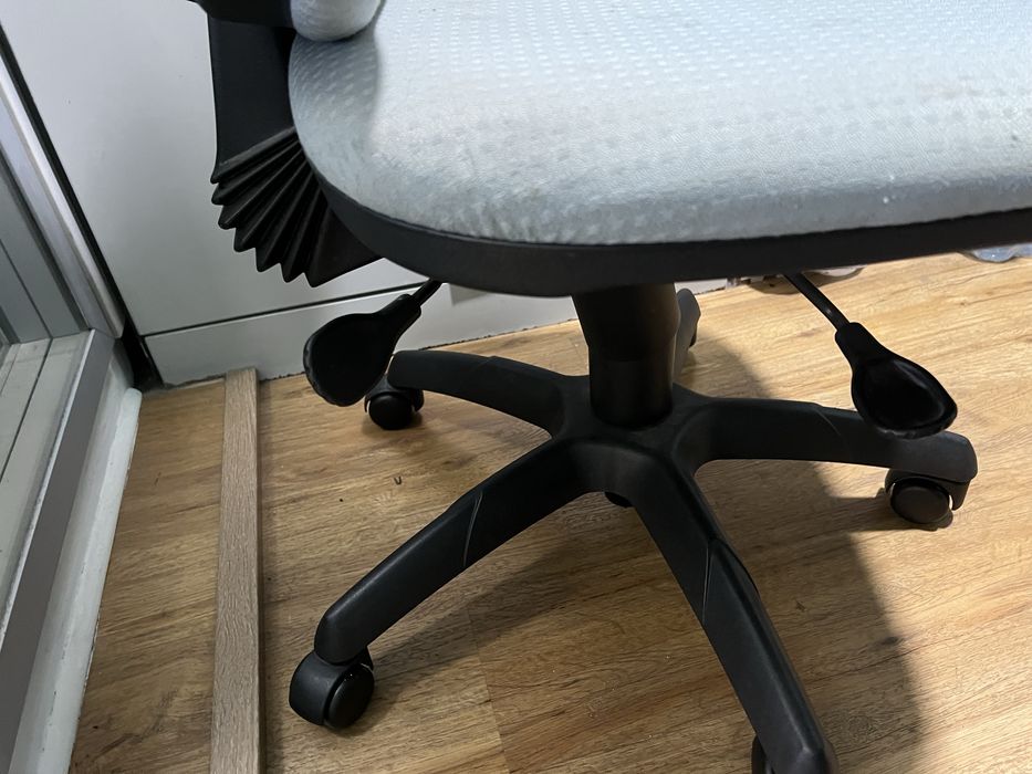Cadeira super comoda para secretaria