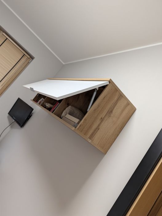 Szafka, półka, wisząca toaletka- komoda, witryna,