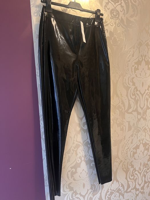 Top Shop spodnie czarne lakowane wieczorowe kinky styl gotic