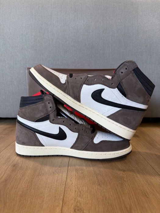 Jordan 1 Retro High OG SP Travis Scott Mocha r.42