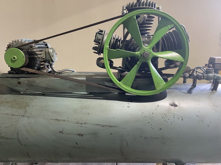 Compressor trifasico