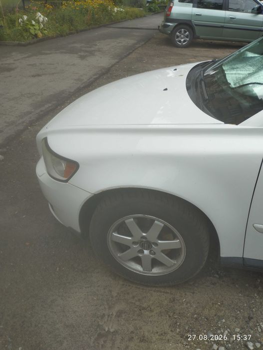 Автомобіль  volvo v50