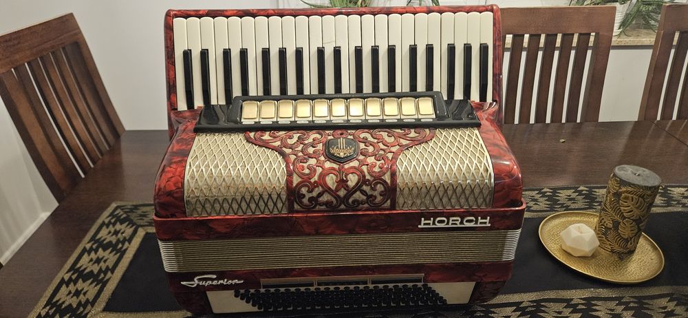 Horch superior 120 basów