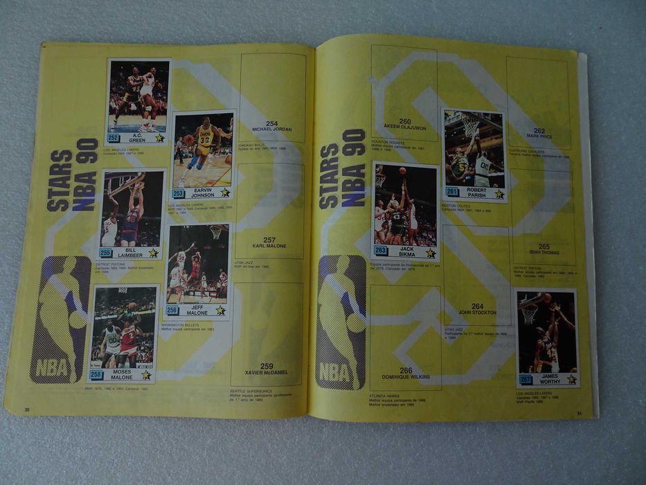 Caderneta de cromos Panini Basket NBA 90 Panini (tem 54 cromos)