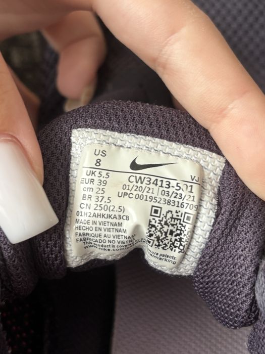 кросівки спортивні nike