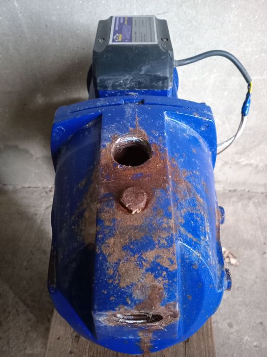 Насос центробежний