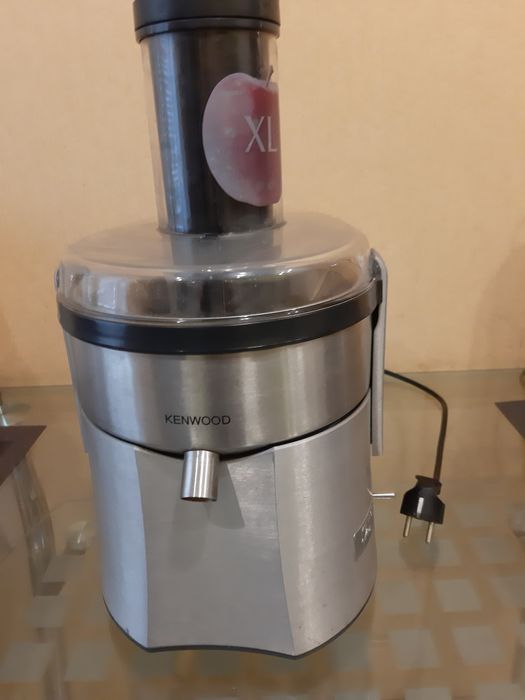Соковыжималка  "kenwood " б/у