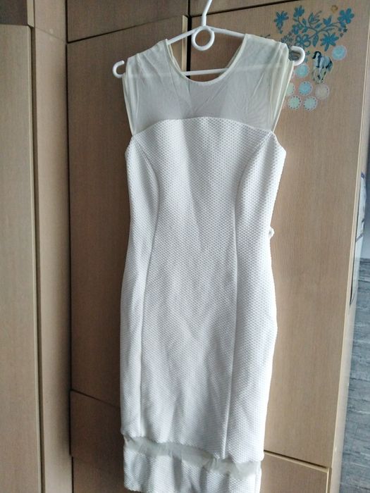 Sukienka. Biała. S. Ołówkowa