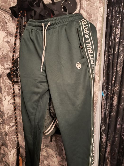 Nowe spodnie dresowe