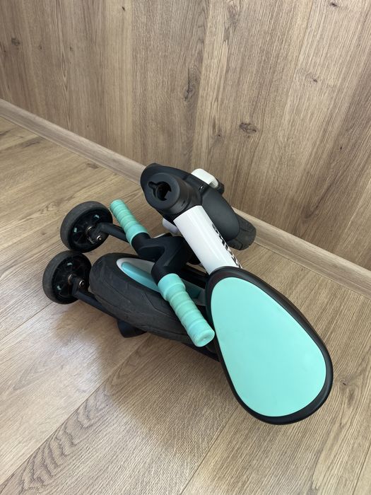 Продам детский велосипед-беговел 3 в 1