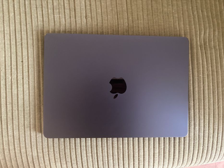 MacBook Air M2 16GB/256GB – jak nowy
