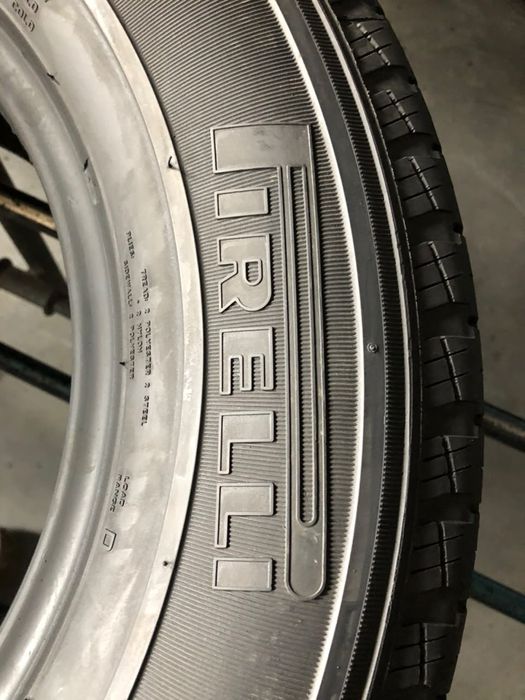 Шини 225/70/15c-4шт Pirelli Chrono Four Seasons
