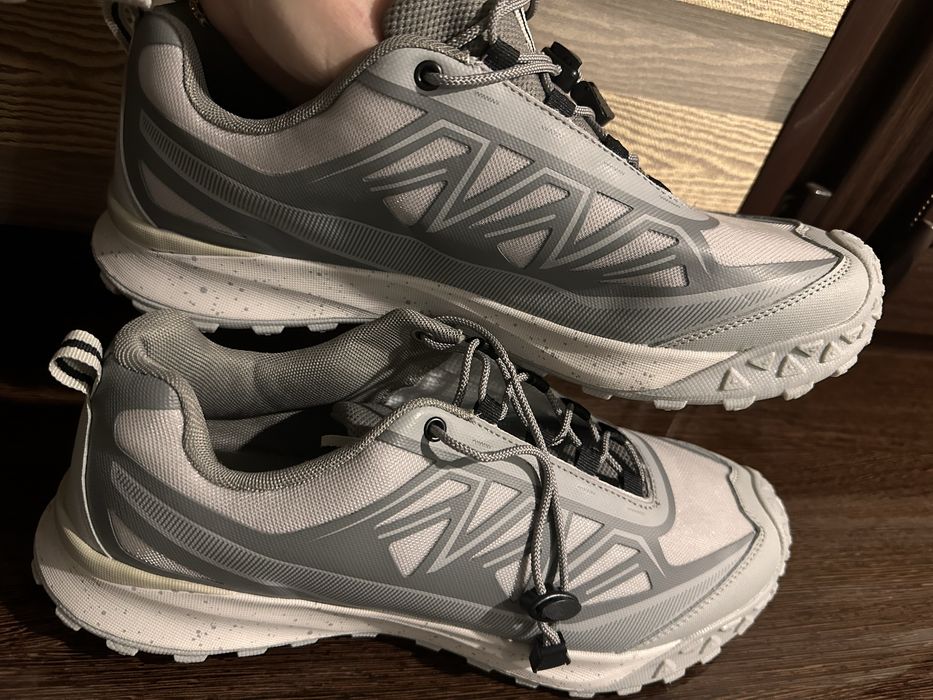 Кросівки чоловічі