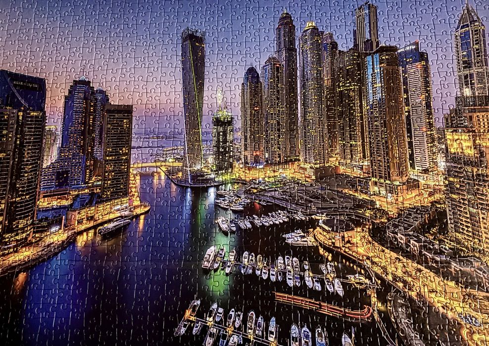 Dubai Marina ao Anoitecer