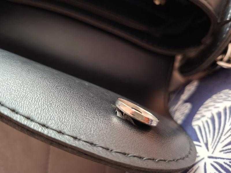 Жіноча сумка з двома ремінцями