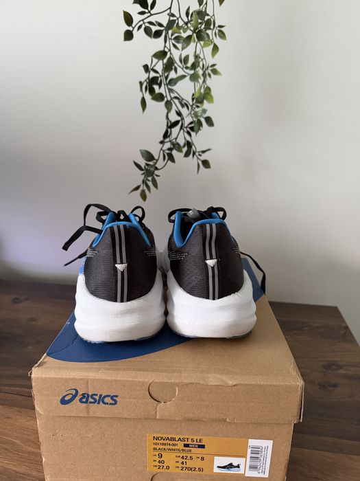 Бігові Asics novablast 5