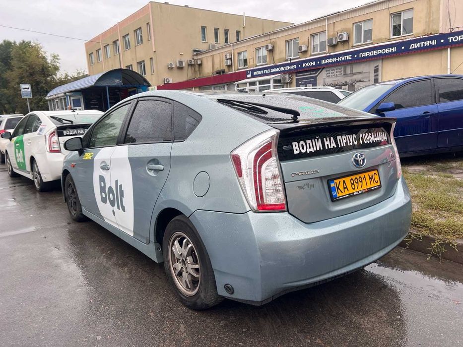 Робота на ліцензованому авто Toyota Prius . ЗП виплати щодня!