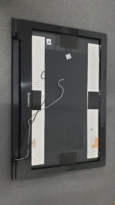 diverso material Lenovo G50