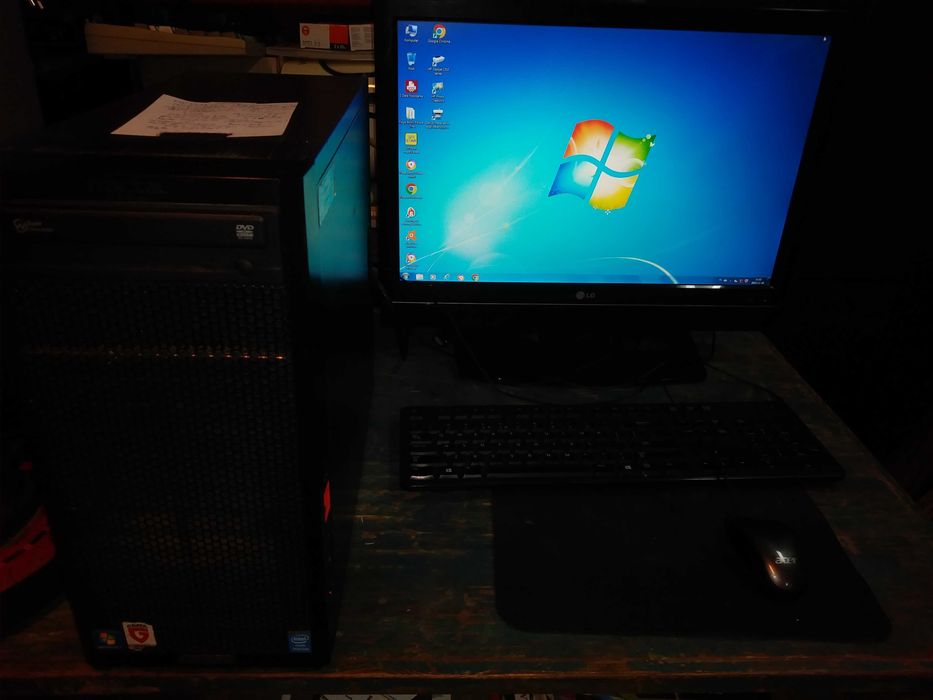Czarny komputer OPTIMUS retro z oryginalną plombą gwarancyjną i Win 7