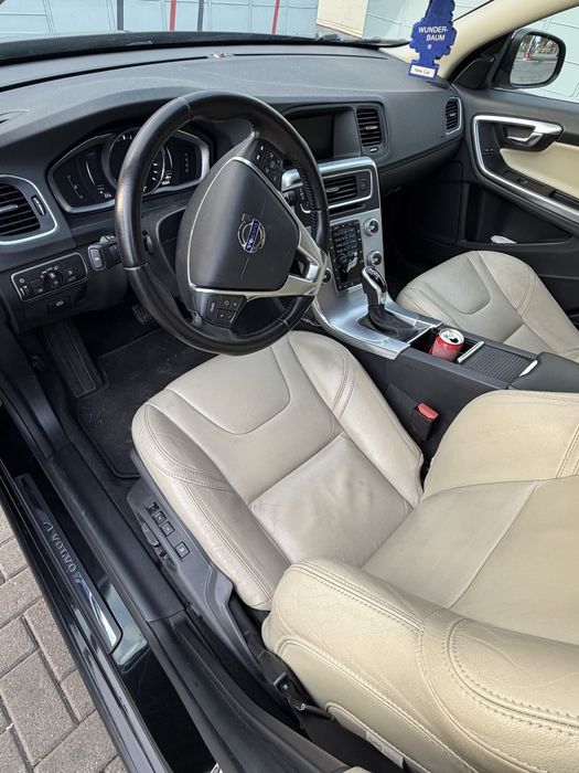 Volvo S60 II 2.0 T5 245 KM Keyless R-Design