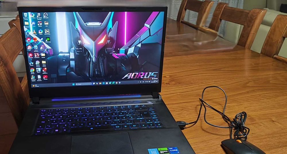 Portátil Aorus 15 BKF