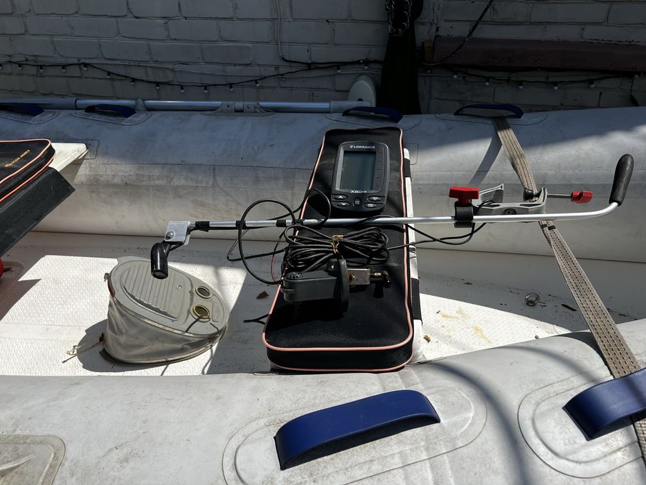 Лодка моторная RIB с мотором и лафетом катер човен