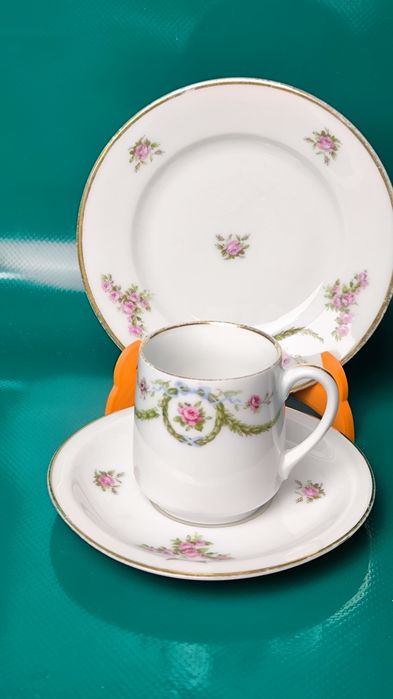 Zestaw porcelanowy dla śniadanie  S.T. Altmasser. Antyk.