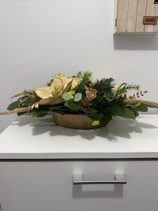 Kompozycja nagrobna świąteczna / stroik świąteczny