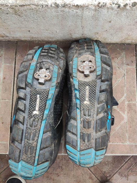 Sapatilhas Shimano ME702