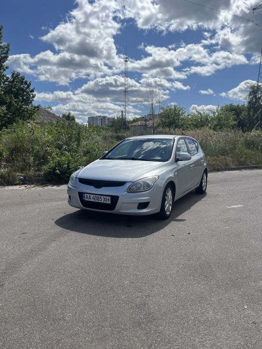 Hyundai i30………..