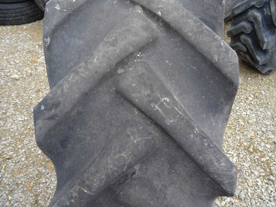 Opona 15.5/80-24 Goodyear Sure Grip 16PR  (600 netto)