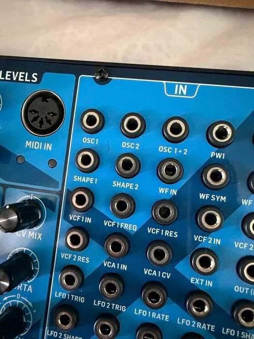 Синтезатор Behringer Proton