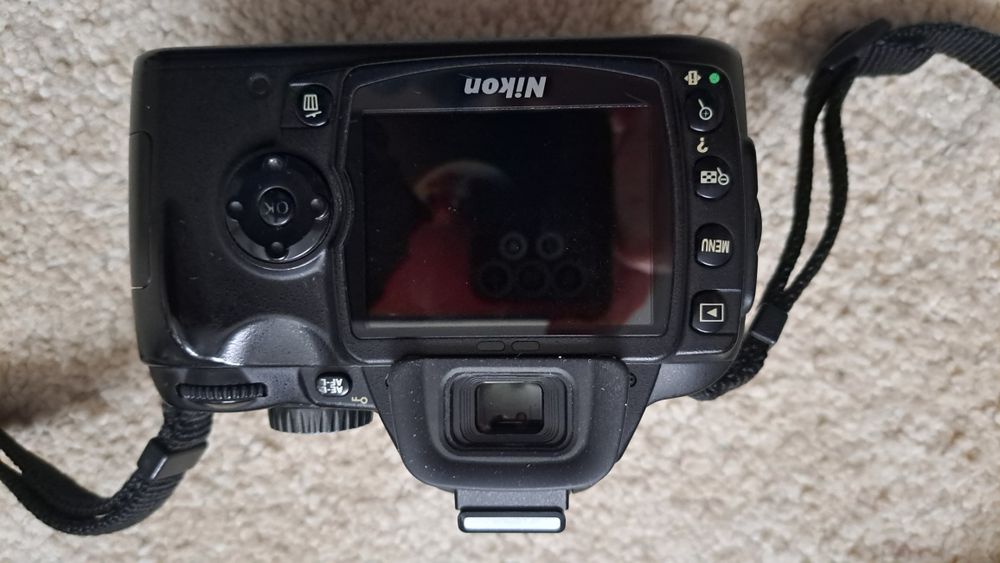NIKON D60 body...