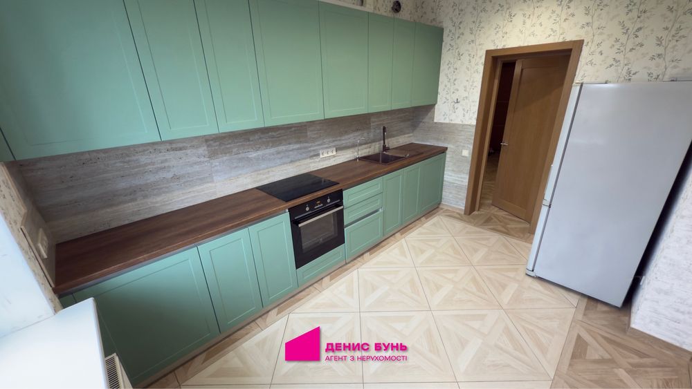 Дом с озером, террасой и зоной барбекю — Подгороднее