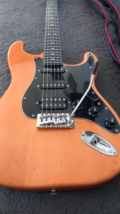 Guitarra elétrica mooer stratocaster hss